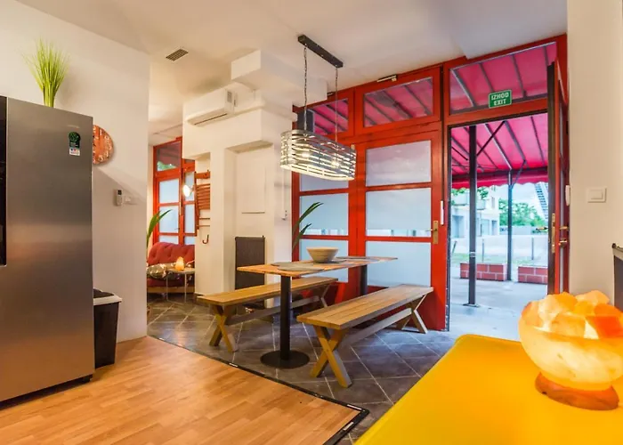 アパート Apartma N'poznam *