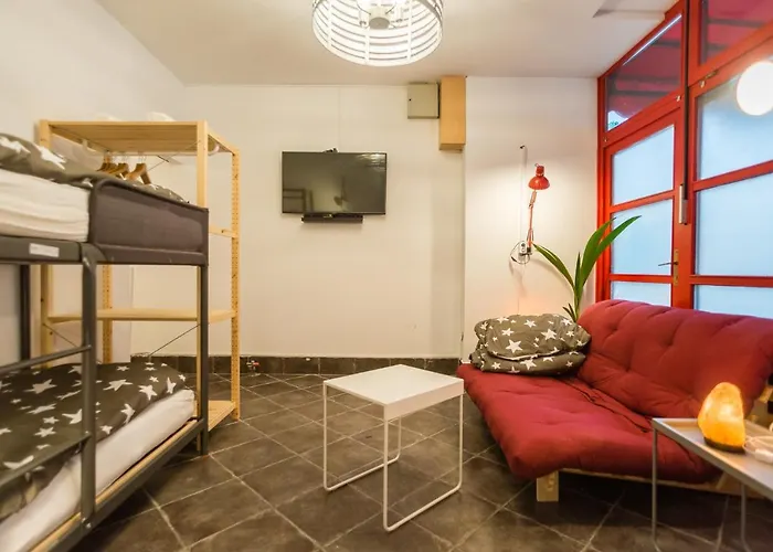 شقة Apartma N'poznam